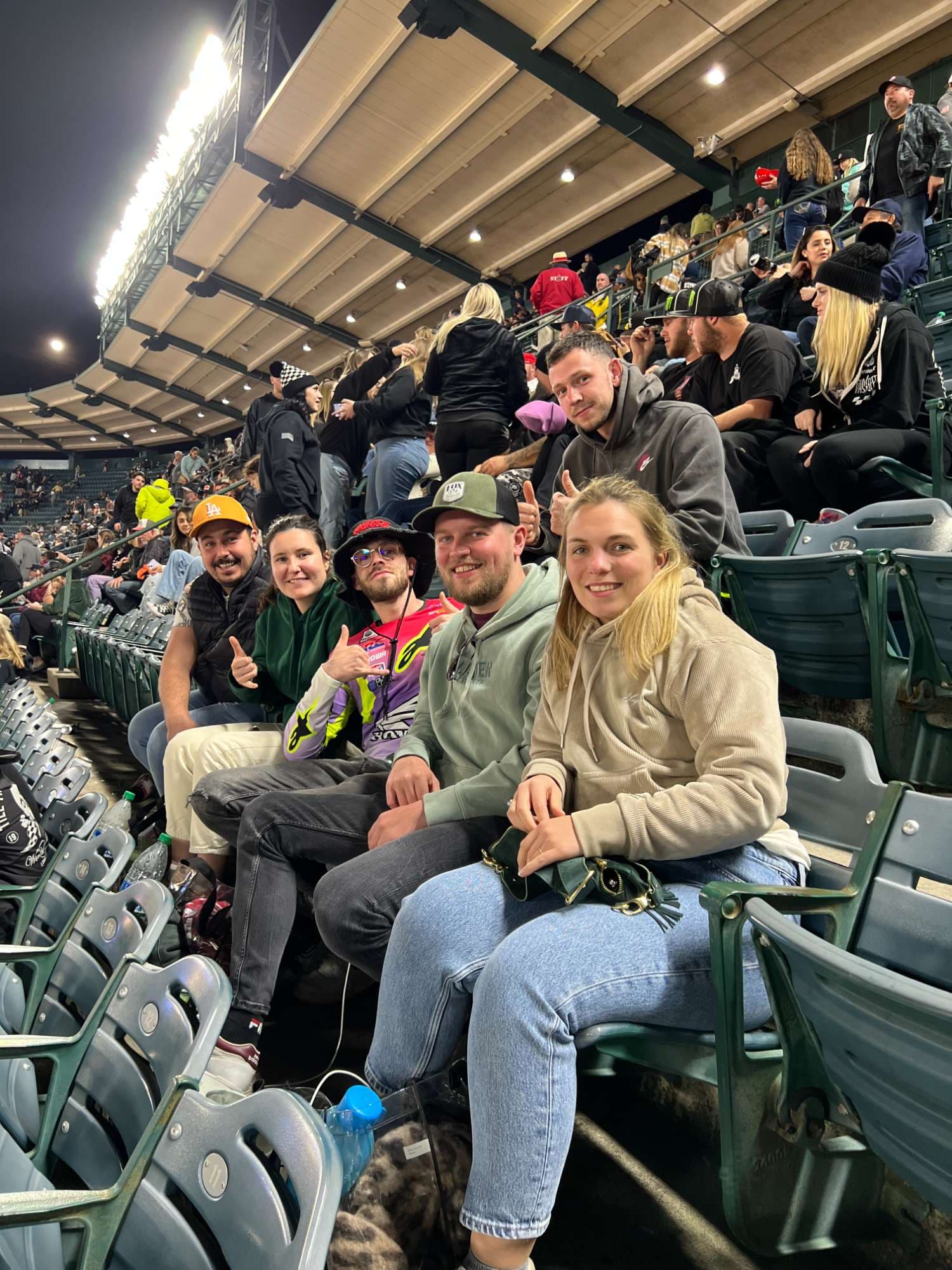 Benoit et l'équipe MX California sur un événement Supercross